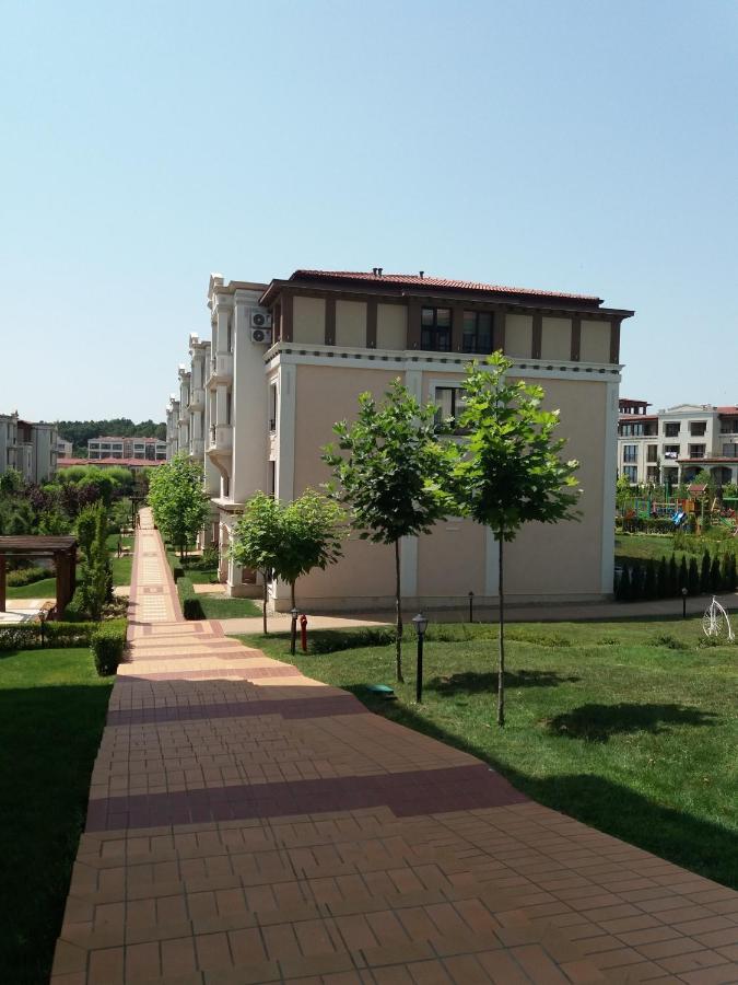 Апартамент Релакс В Грийн Лайф,Созопол Exteriör bild